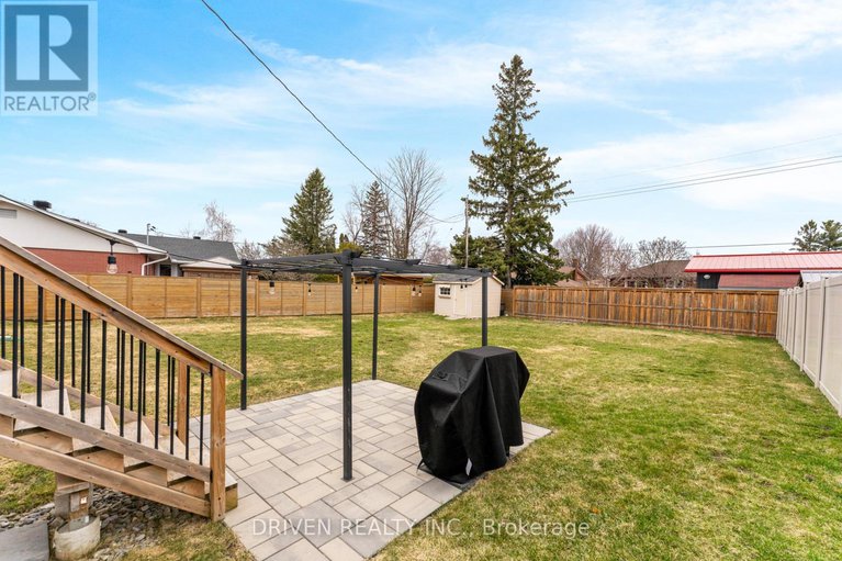 28218612/26-horner-drive/lakeview-park/ottawa/ontario/K2H5E7_18