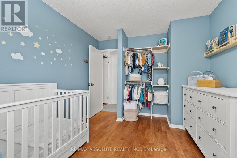 29316967/29-bentworth-crescent/craig-henrywoodvale/ottawa/ontario/K2G3X1_31