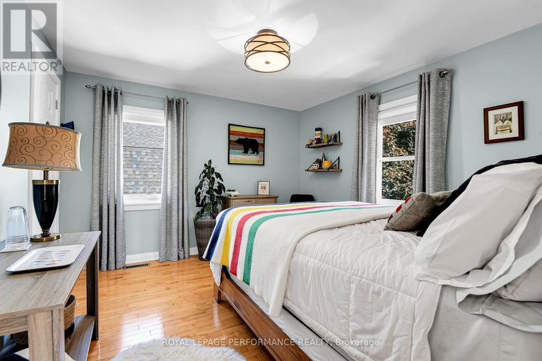 28996458/2239-webster-avenue/alta-vista/ottawa/ontario/K1H7H1_19