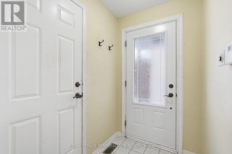 29335268/1853-sunland-drive/fallingbrookgardenway-south/ottawa/ontario/K4A3S8_22