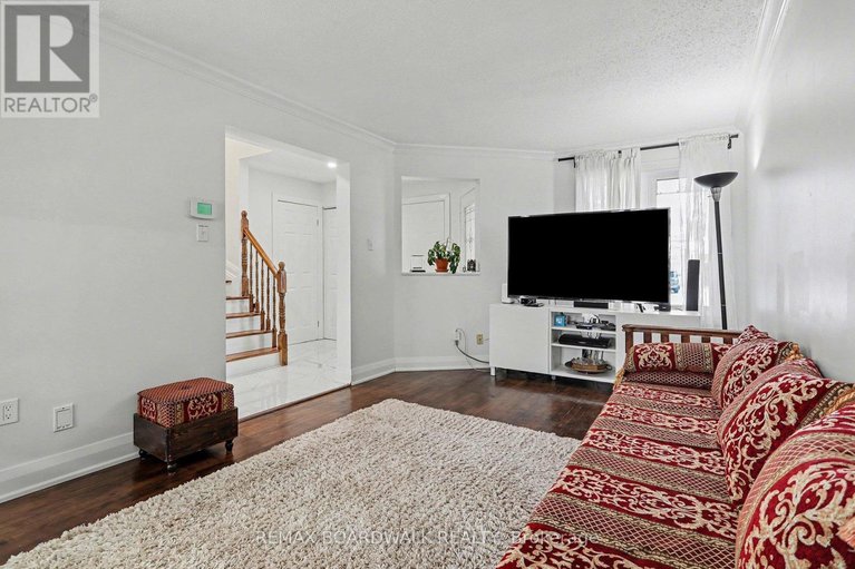 29287768/1827-hialeah-drive/fallingbrookgardenway-south/ottawa/ontario/K4A3S8_7