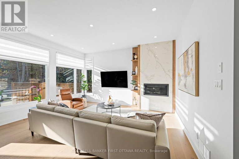 29027888/60-holborn-avenue/rideau-heightsashdalerideau-glen/ottawa/ontario/K2C3H1_6