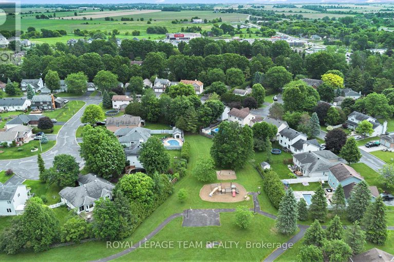 28451830/18-queenston-drive/richmond/ottawa/ontario/K0A2Z0_41