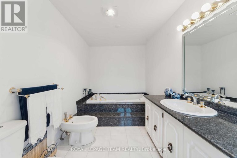 28358642/12-queen-anne-crescent/barrhaven-east/ottawa/ontario/K2C3H1_26