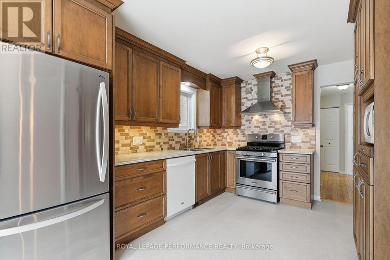 29335268/1853-sunland-drive/fallingbrookgardenway-south/ottawa/ontario/K4A3S8_3