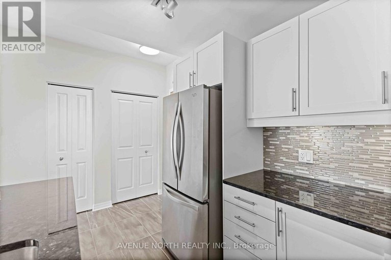 29336469/104-200-winterfell-private/hunt-club-park/ottawa/ontario/K1G4J1_5