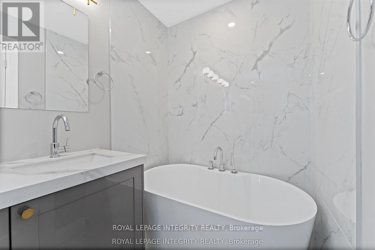 29286758/3440-woodroffe-avenue/hearts-desire/ottawa/ontario/K2J3Z8_29