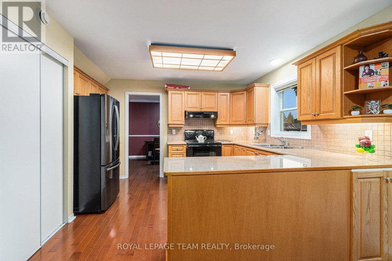 28451830/18-queenston-drive/richmond/ottawa/ontario/K0A2Z0_5