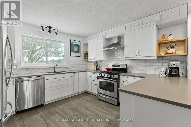 29316967/29-bentworth-crescent/craig-henrywoodvale/ottawa/ontario/K2G3X1_13