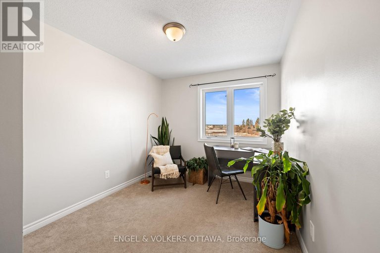 29278385/719-maloja-way/stittsville-north/ottawa/ontario/K2S0N6_31