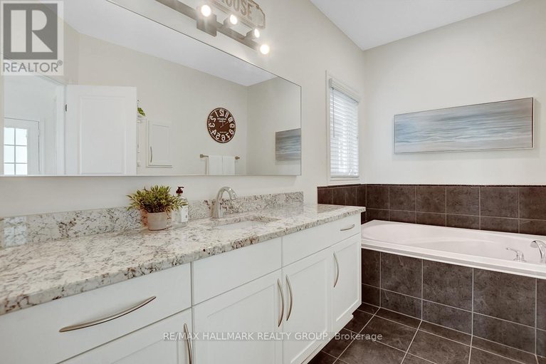 28357232/114-august-lily-crescent/riverside-southgloucester-glen/ottawa/ontario/K1V2A6_19