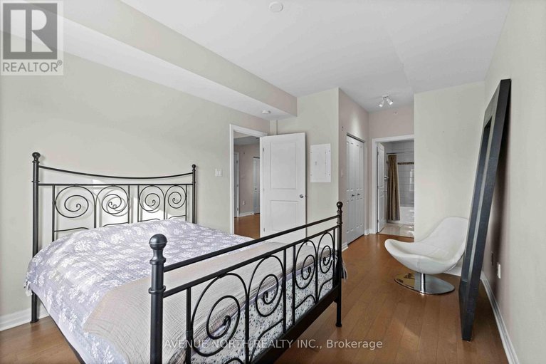 29336469/104-200-winterfell-private/hunt-club-park/ottawa/ontario/K1G4J1_18