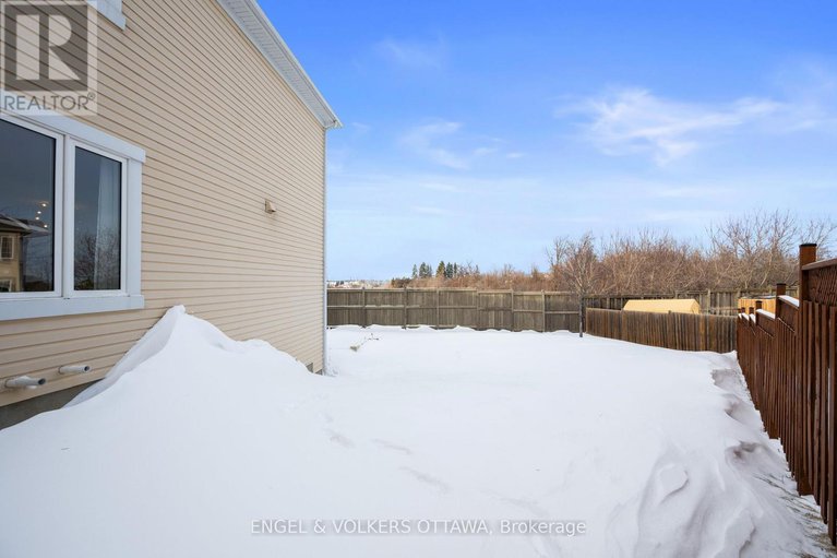 29278385/719-maloja-way/stittsville-north/ottawa/ontario/K2S0N6_41