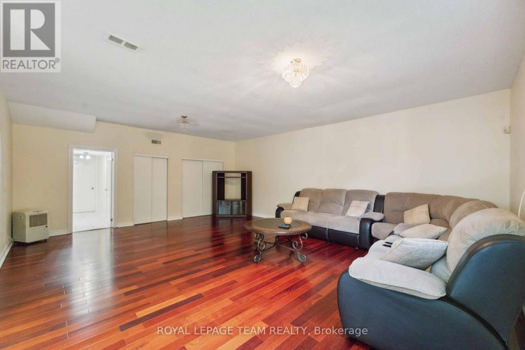 28358642/12-queen-anne-crescent/barrhaven-east/ottawa/ontario/K2C3H1_32