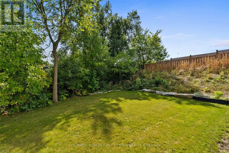 29027888/60-holborn-avenue/rideau-heightsashdalerideau-glen/ottawa/ontario/K2C3H1_37