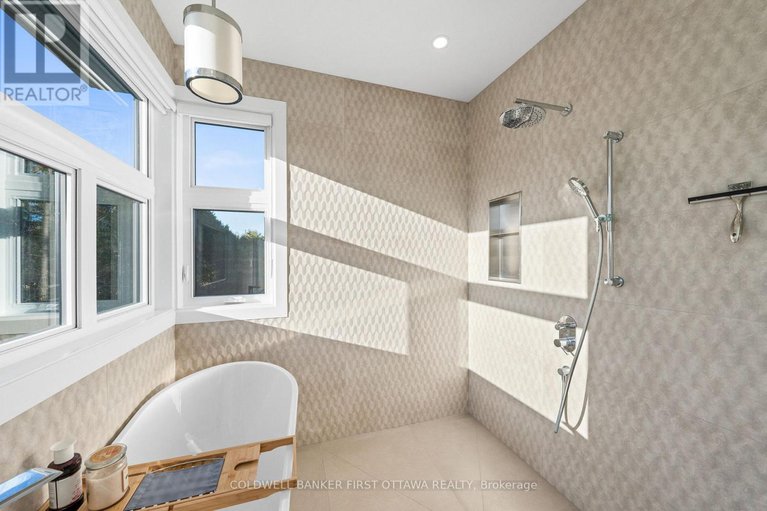 29027888/60-holborn-avenue/rideau-heightsashdalerideau-glen/ottawa/ontario/K2C3H1_20