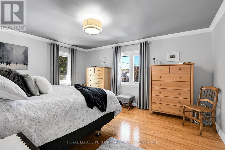28996458/2239-webster-avenue/alta-vista/ottawa/ontario/K1H7H1_17