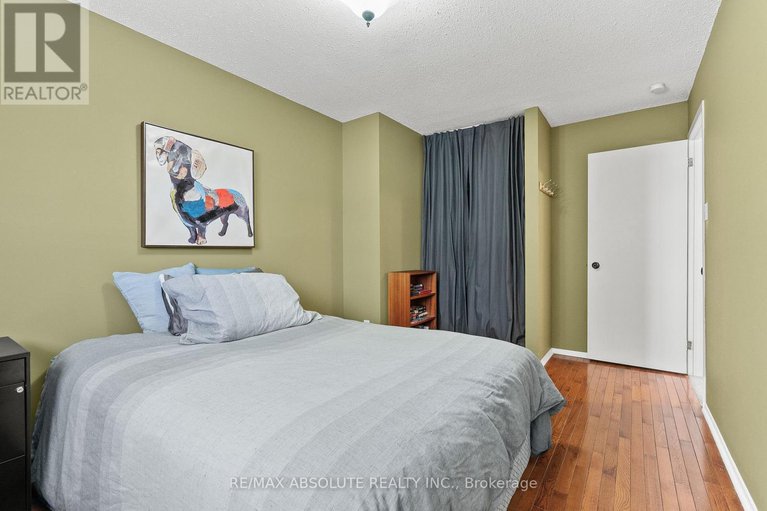 29316967/29-bentworth-crescent/craig-henrywoodvale/ottawa/ontario/K2G3X1_33