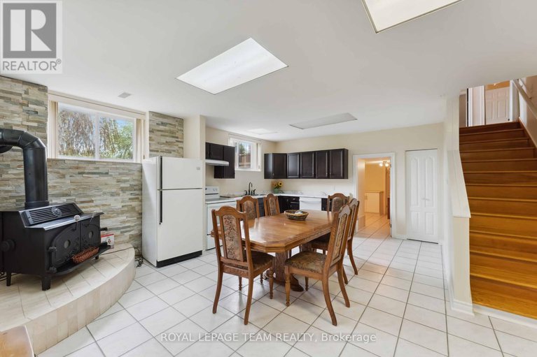 28358642/12-queen-anne-crescent/barrhaven-east/ottawa/ontario/K2C3H1_34