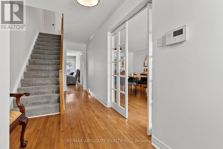 29316967/29-bentworth-crescent/craig-henrywoodvale/ottawa/ontario/K2G3X1_4