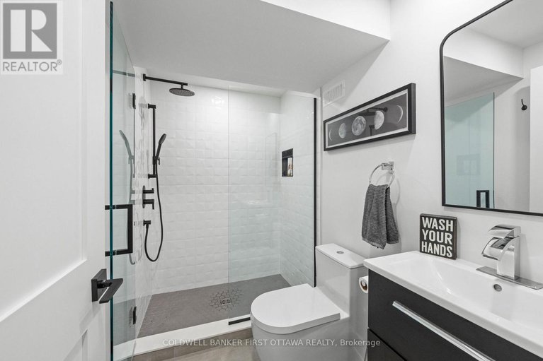 29027888/60-holborn-avenue/rideau-heightsashdalerideau-glen/ottawa/ontario/K2C3H1_34