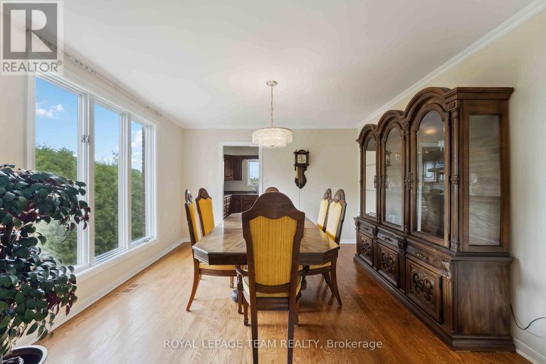 28358642/12-queen-anne-crescent/barrhaven-east/ottawa/ontario/K2C3H1_14