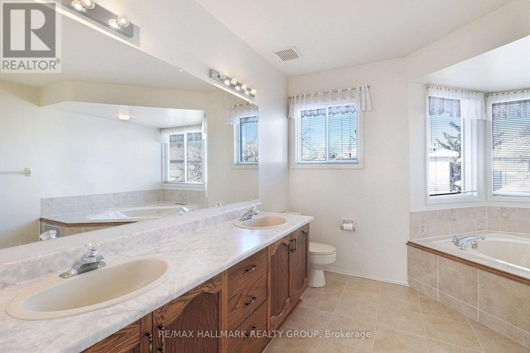 29311526/751-merkley-drive/fallingbrookpineridge/ottawa/ontario/K4A2T9_23