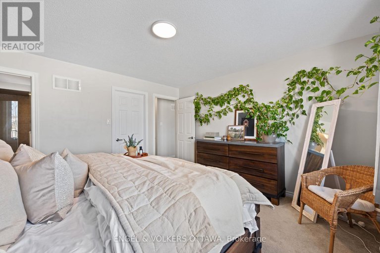 29278385/719-maloja-way/stittsville-north/ottawa/ontario/K2S0N6_28