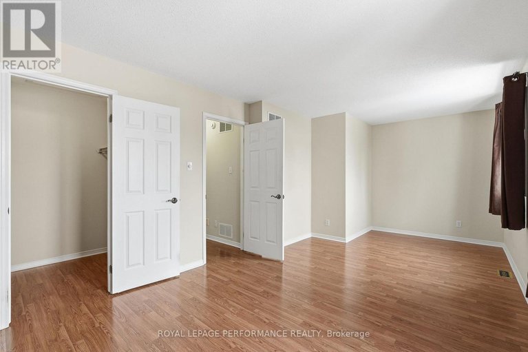 29335268/1853-sunland-drive/fallingbrookgardenway-south/ottawa/ontario/K4A3S8_13