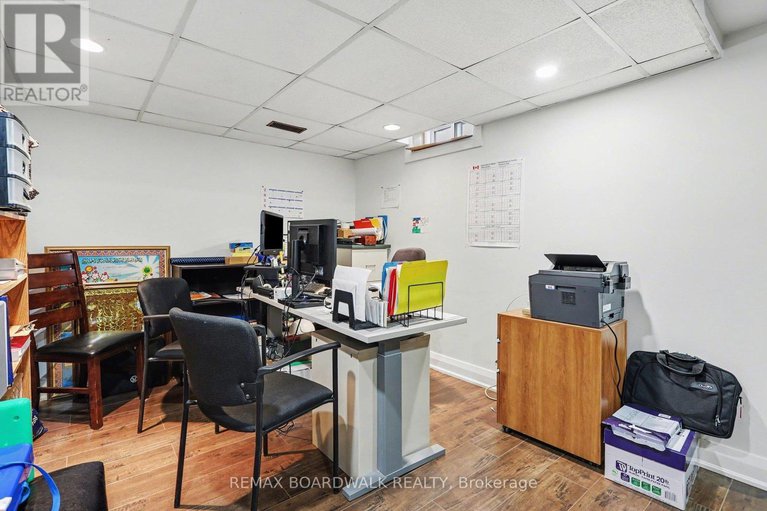 29287768/1827-hialeah-drive/fallingbrookgardenway-south/ottawa/ontario/K4A3S8_28