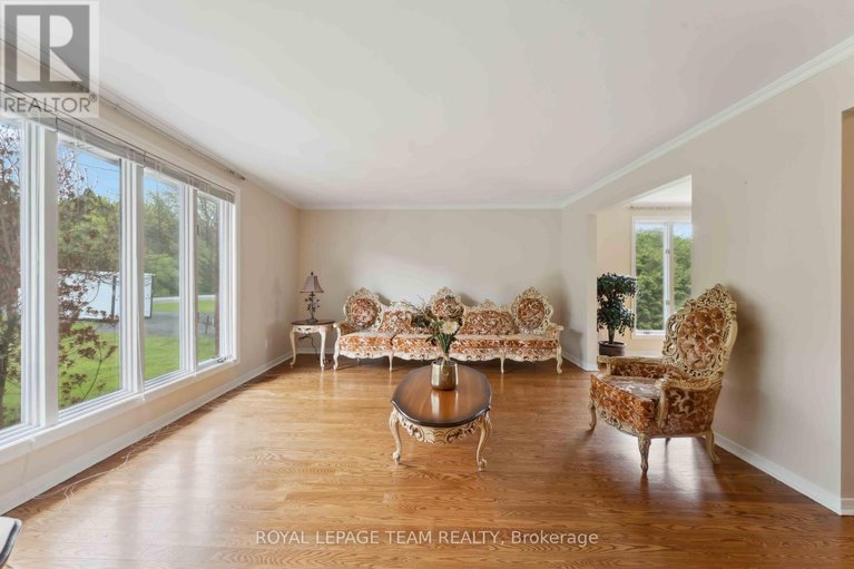 28358642/12-queen-anne-crescent/barrhaven-east/ottawa/ontario/K2C3H1_10