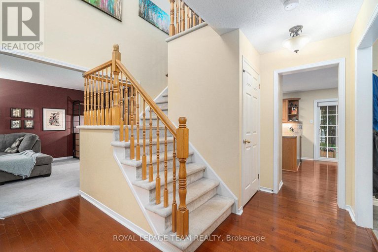 28451830/18-queenston-drive/richmond/ottawa/ontario/K0A2Z0_3