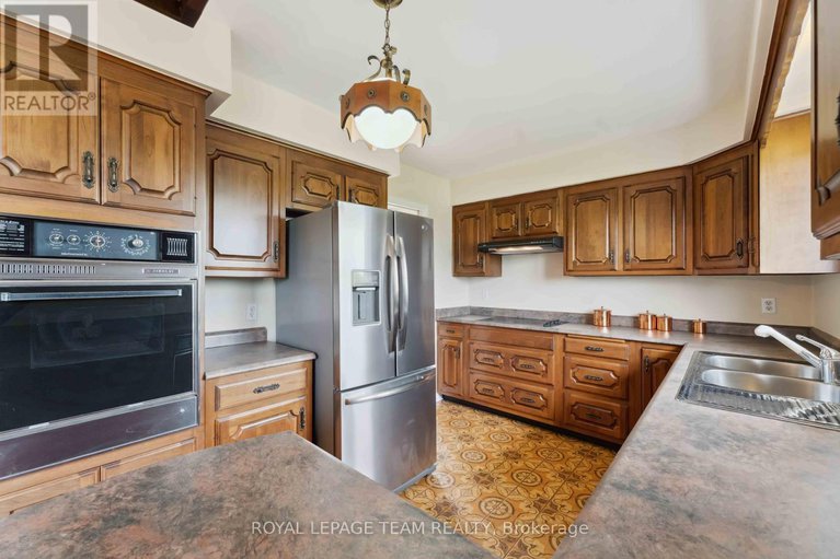 28358642/12-queen-anne-crescent/barrhaven-east/ottawa/ontario/K2C3H1_16