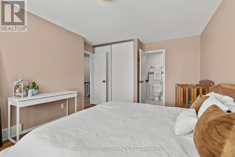 29316967/29-bentworth-crescent/craig-henrywoodvale/ottawa/ontario/K2G3X1_25