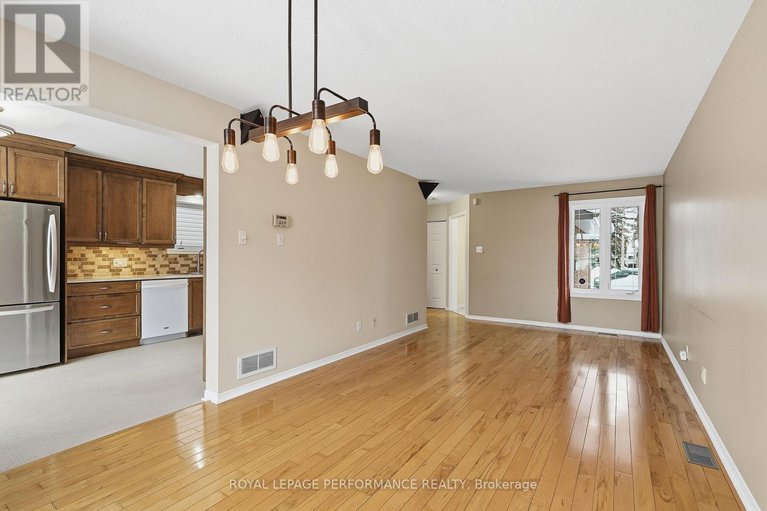 29335268/1853-sunland-drive/fallingbrookgardenway-south/ottawa/ontario/K4A3S8_7