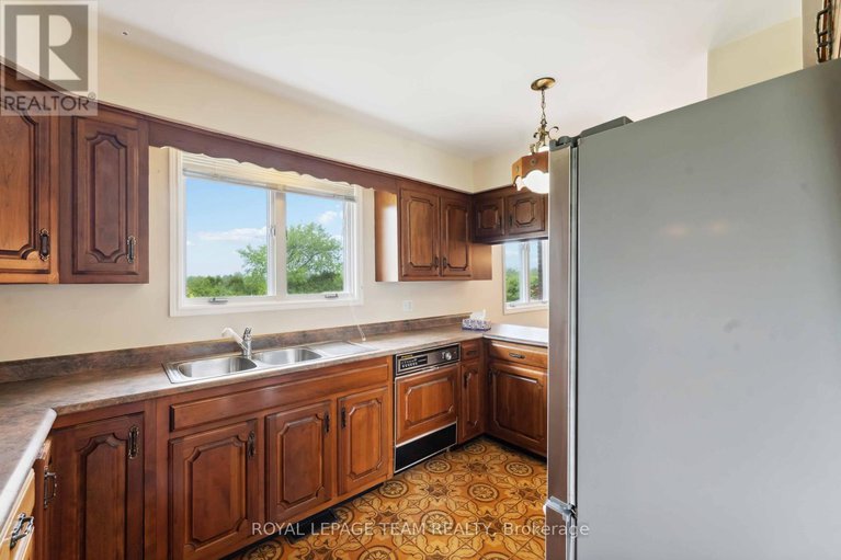 28358642/12-queen-anne-crescent/barrhaven-east/ottawa/ontario/K2C3H1_15