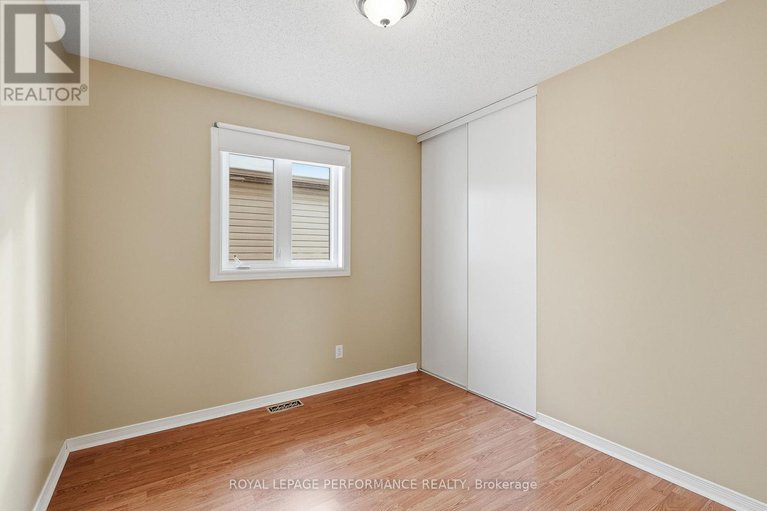 29335268/1853-sunland-drive/fallingbrookgardenway-south/ottawa/ontario/K4A3S8_15