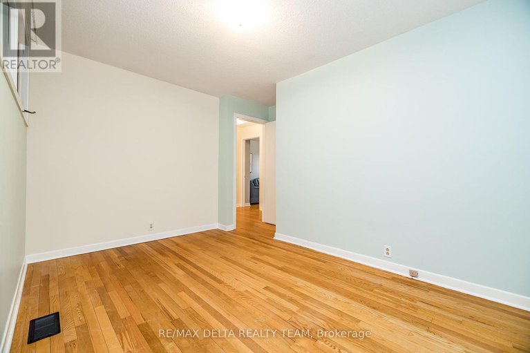 28234495/22-bedale-drive/crystal-beach/ottawa/ontario/K2H5M1_17