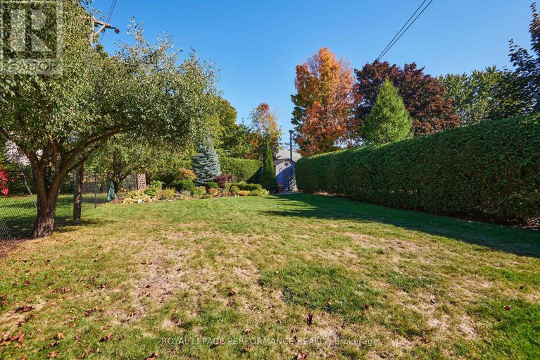 28996458/2239-webster-avenue/alta-vista/ottawa/ontario/K1H7H1_29