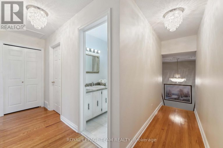 28358642/12-queen-anne-crescent/barrhaven-east/ottawa/ontario/K2C3H1_23
