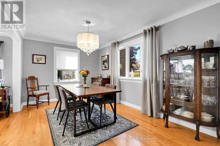 28996458/2239-webster-avenue/alta-vista/ottawa/ontario/K1H7H1_8