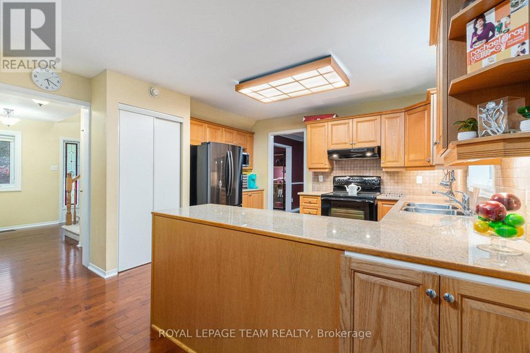 28451830/18-queenston-drive/richmond/ottawa/ontario/K0A2Z0_6