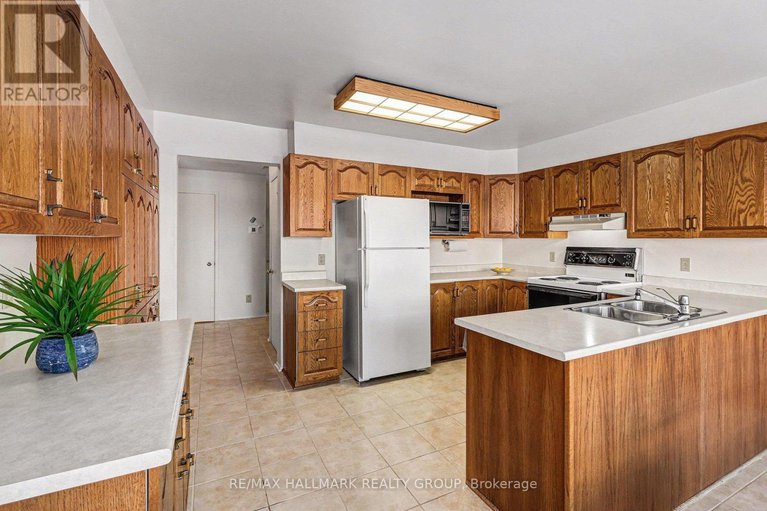 29311526/751-merkley-drive/fallingbrookpineridge/ottawa/ontario/K4A2T9_15