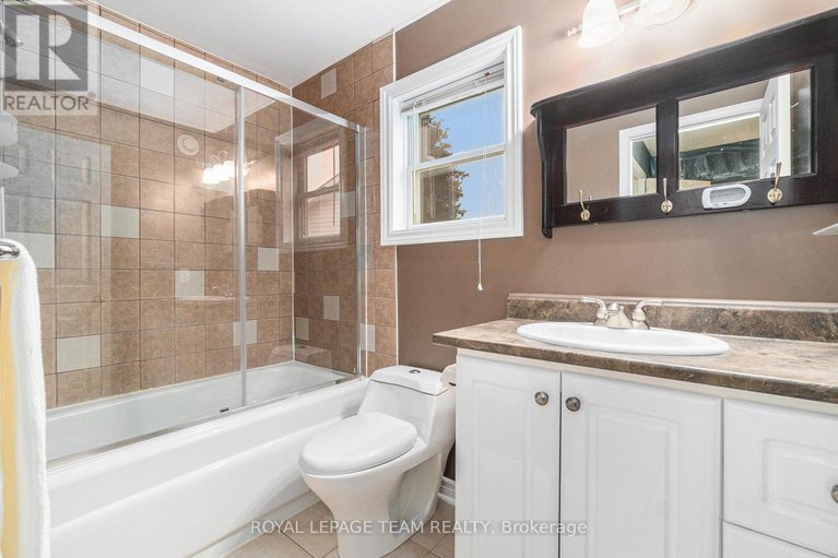 28451830/18-queenston-drive/richmond/ottawa/ontario/K0A2Z0_24