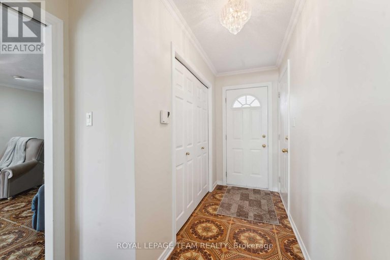 28358642/12-queen-anne-crescent/barrhaven-east/ottawa/ontario/K2C3H1_19