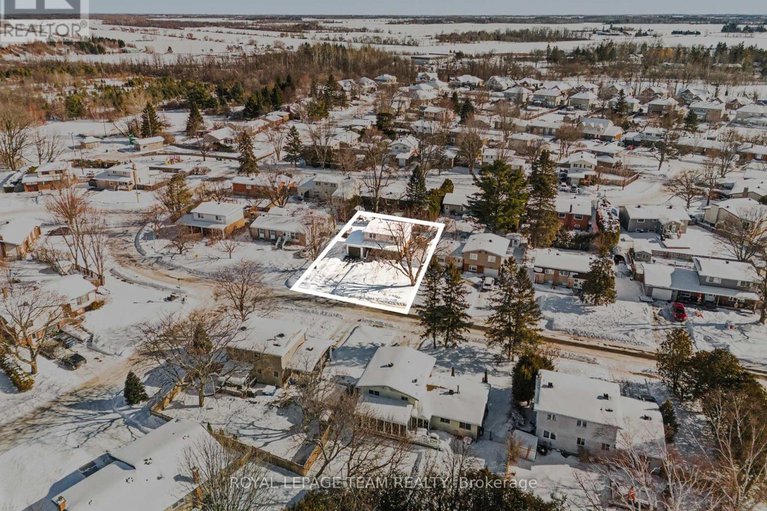 29319594/19-chanonhouse-drive/richmond/ottawa/ontario/K0A2Z0_22