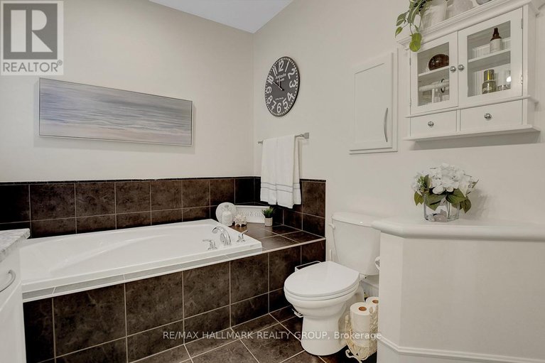 28357232/114-august-lily-crescent/riverside-southgloucester-glen/ottawa/ontario/K1V2A6_20