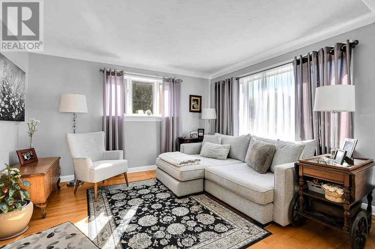 28996458/2239-webster-avenue/alta-vista/ottawa/ontario/K1H7H1_6