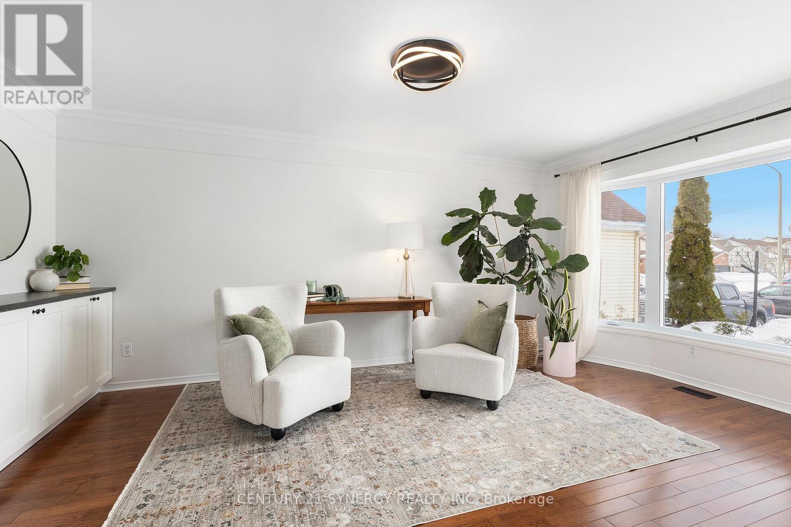 630 Arc-en-ciel Street