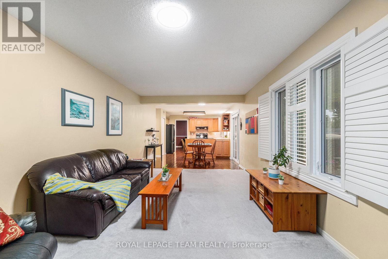 18 Queenston Drive
